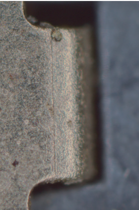 卡扣(去除反光 500×)